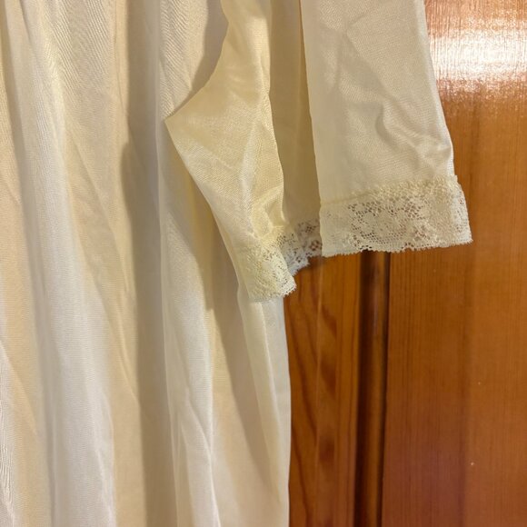 Vintage Shadow Line Nightgown & Robe Set Yellow Size Medium NWOT - Picture 6 of 15